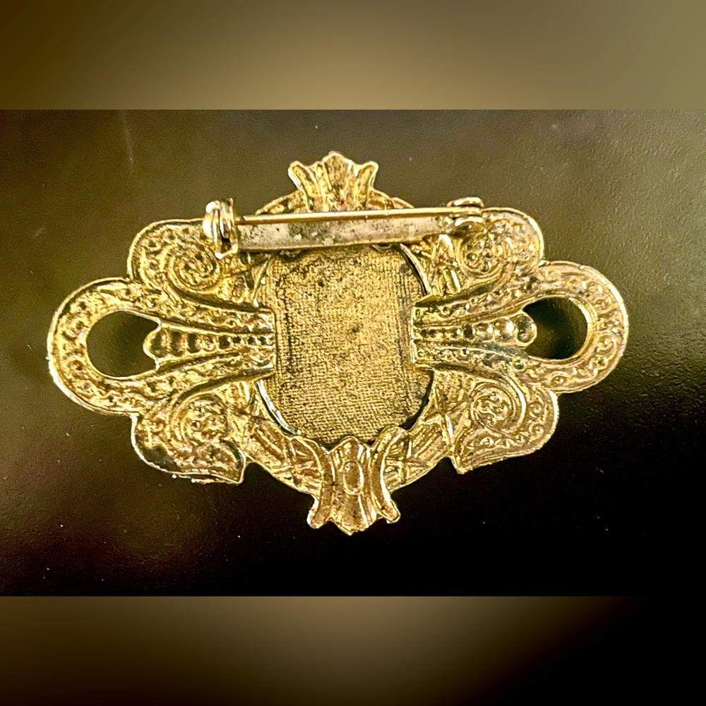 Vintage Renaissance Style Pearl and Rhinestone Gold Brass Brooch - Picture 4 of 9
